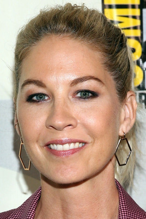 Jenna Elfman portrait
