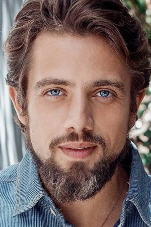 Rafael Cardoso portrait