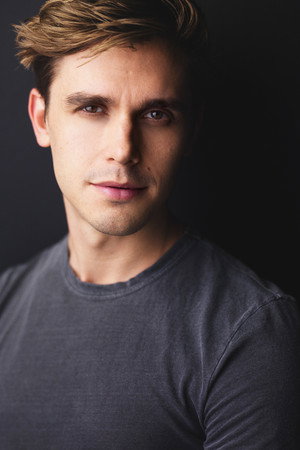 Antoni Porowski portrait