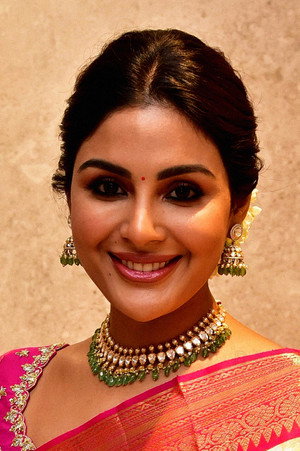 Samyuktha portrait