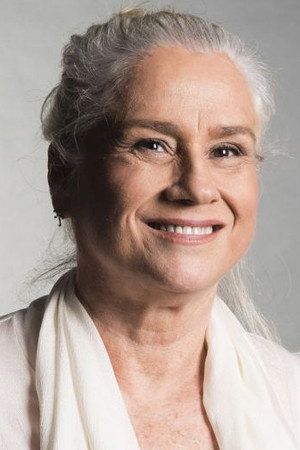 Vera Holtz portrait