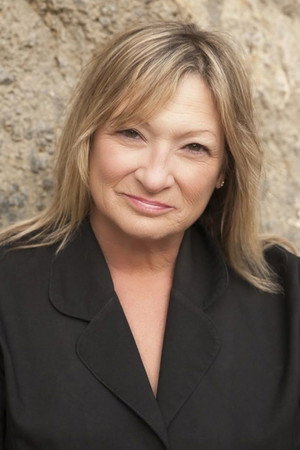 Ellen Ratner portrait