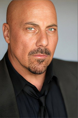 Rob Ekno portrait