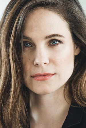 Caroline Dhavernas portrait