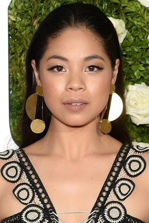 Eva Noblezada portrait
