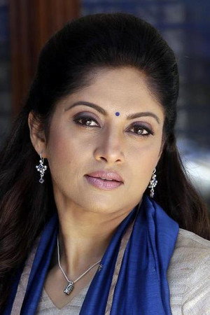 Nadhiya portrait