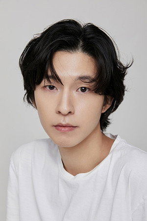 Hong Kyung portrait