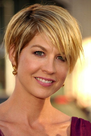 Jenna Elfman portrait